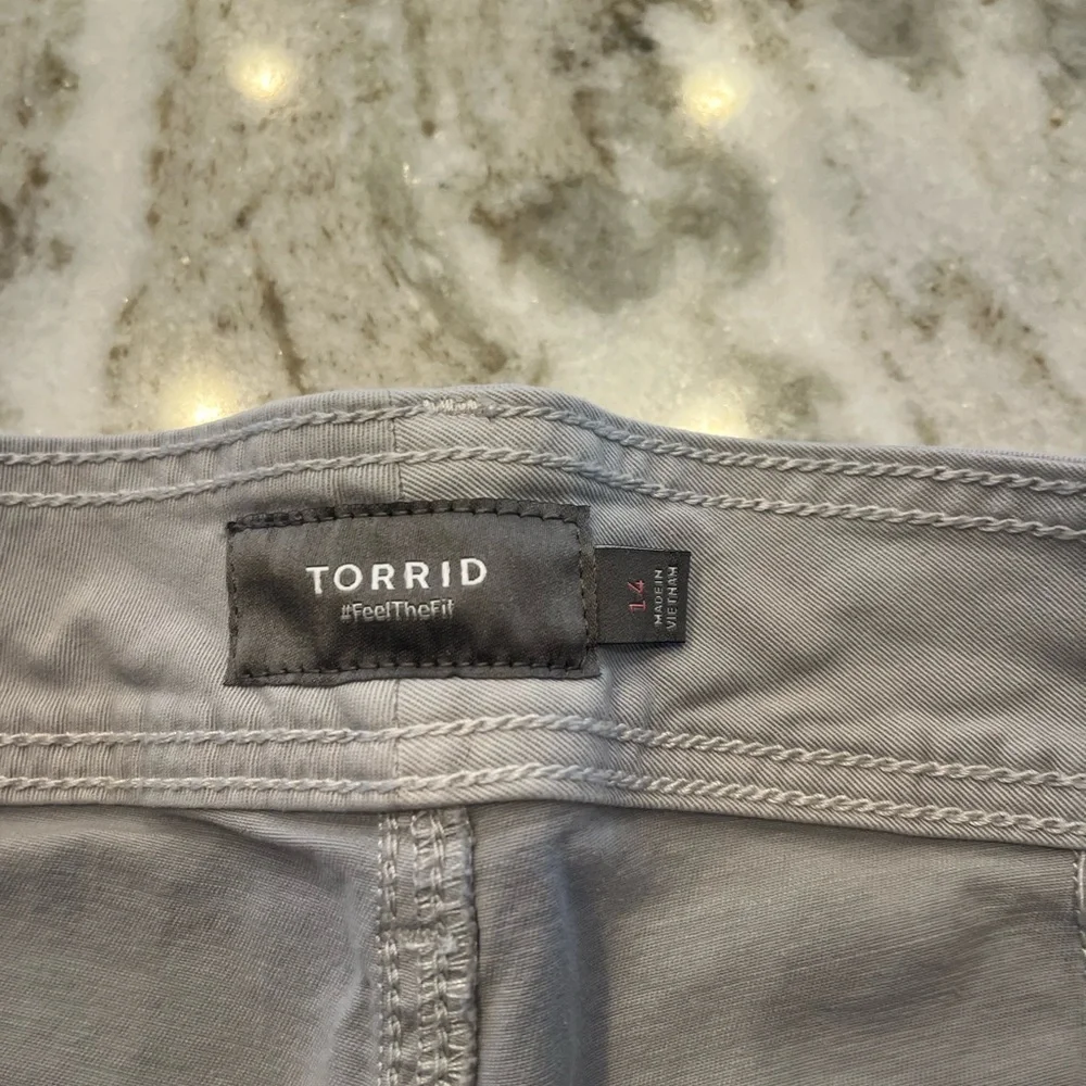 Torrid feel the fit gray pants‎ size 14